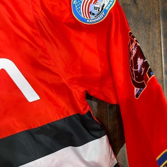 NASA crop rain jacket women’s large - Picture 3 of 7